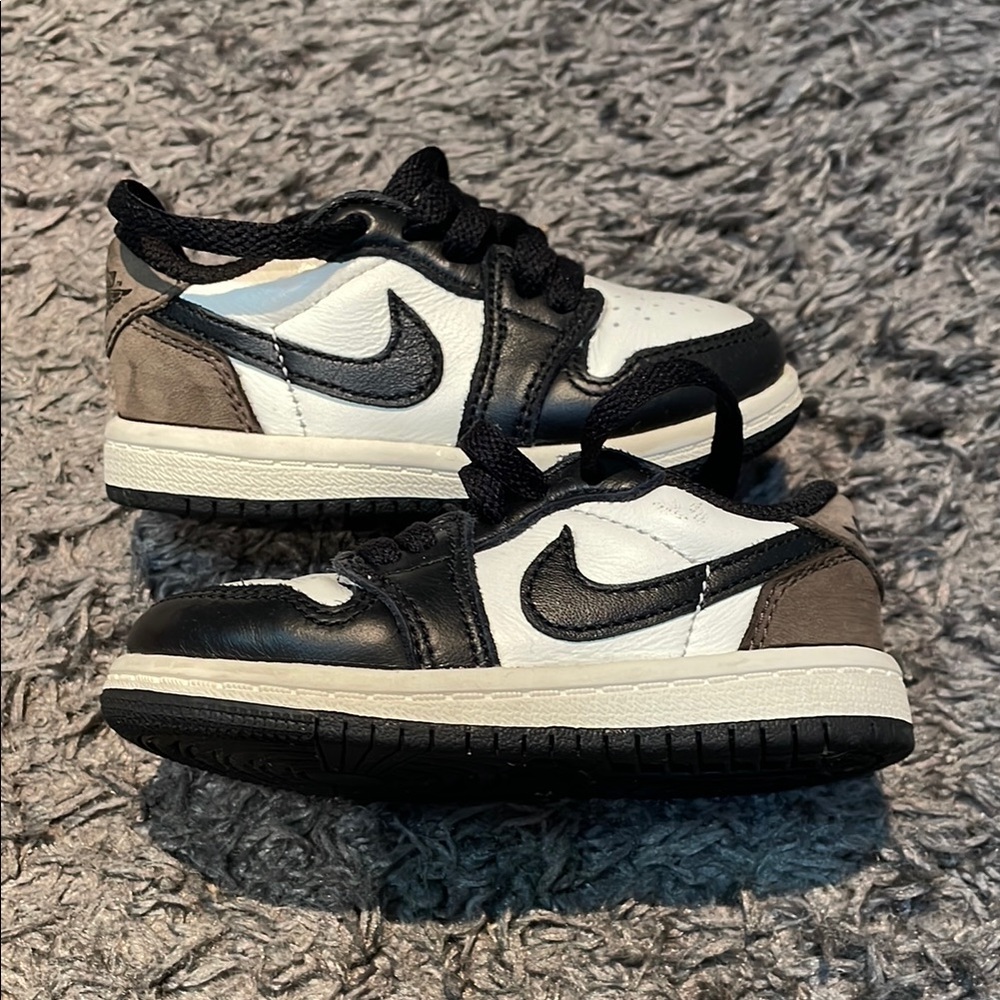 Jordan Kids Black White Low-Top Sneakers